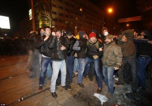 article-2580148-1C44705600000578-391_964x672